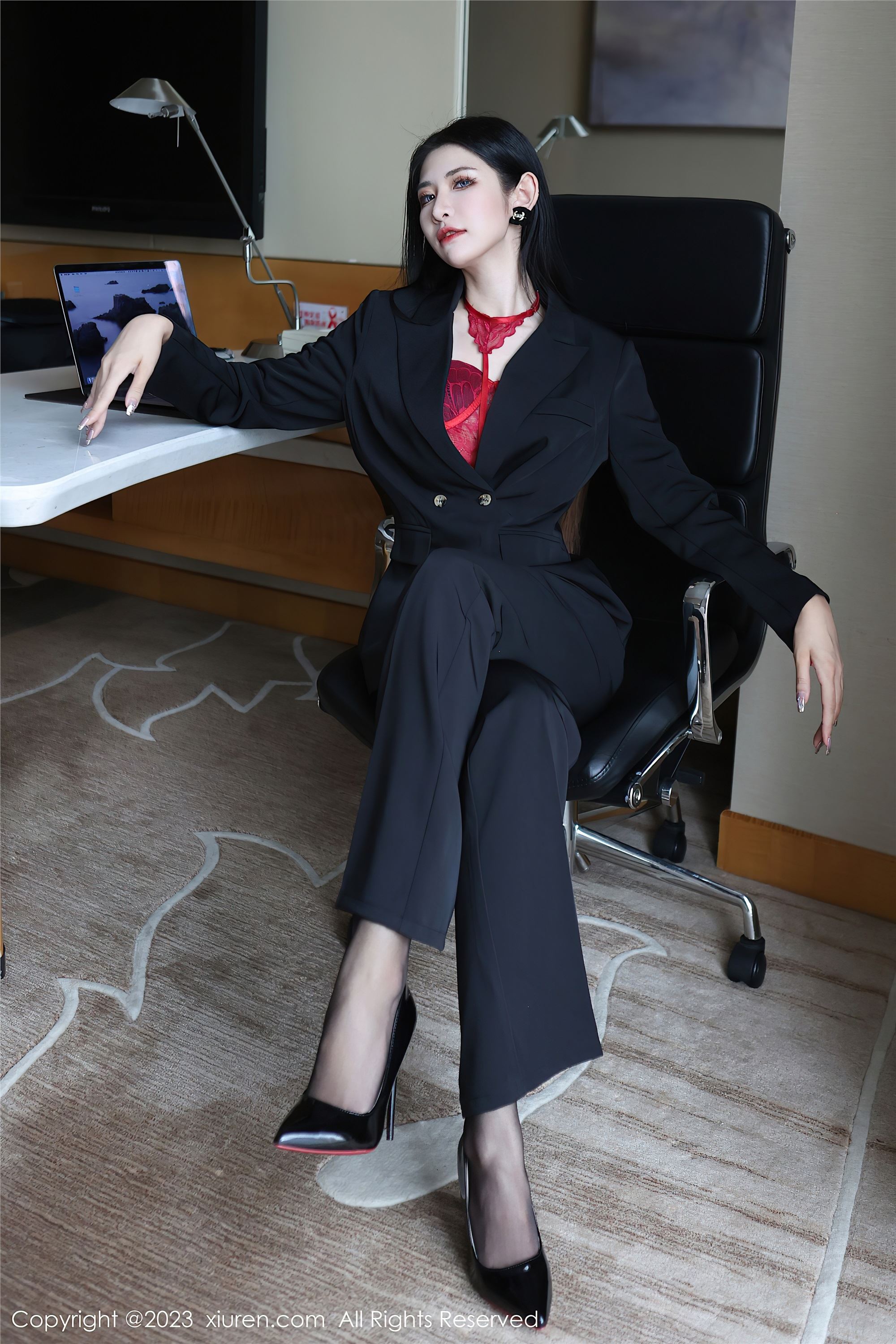 XiuRen秀人网  2023.03.13 NO.6402 依娜Yina